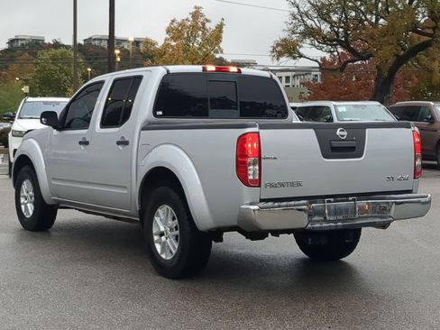 Used 2016 Nissan Frontier SV image 5
