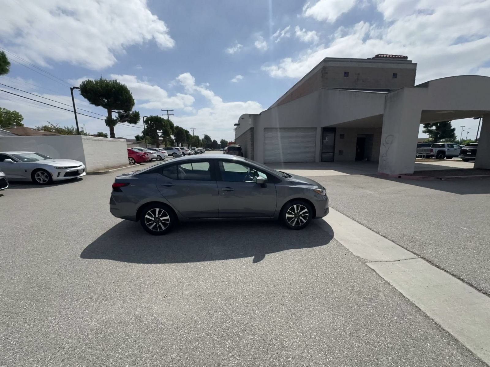 Used 2025 Nissan Versa SV FWD image 15