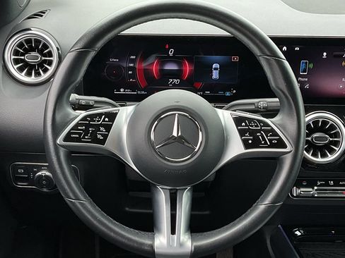 Used 2025 Mercedes-Benz GLA 250 image 21