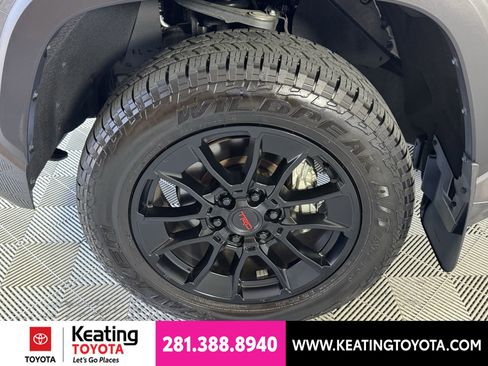 Used 2025 Toyota Tundra SR5 w/ SR5 Premium Package AWD/4WD image 30