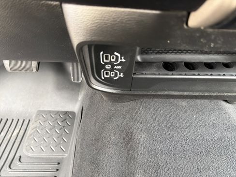 Used 2024 RAM 2500 Laramie w/ Safety Group image 30