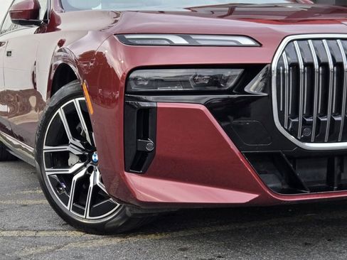 Used 2023 BMW i7 xDrive60 image 12