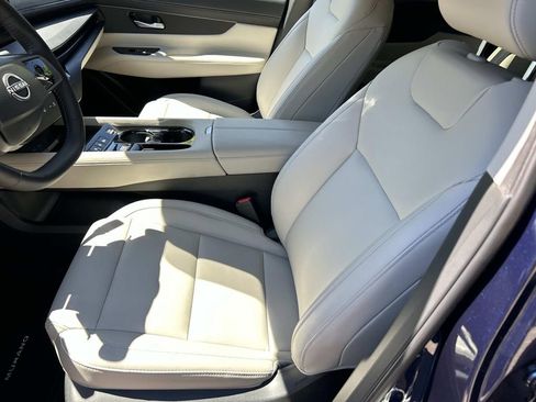 Certified 2025 Nissan Murano SV AWD/4WD image 16