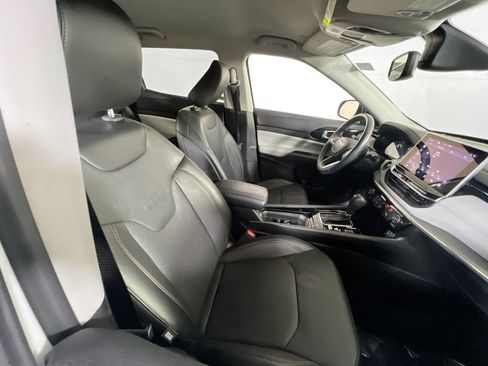 Used 2022 Jeep Compass Limited AWD/4WD image 25