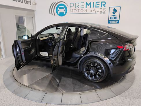 Used 2021 Tesla Model Y 2WD image 4