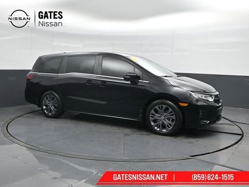 Used 2025 Honda Odyssey Touring image 1