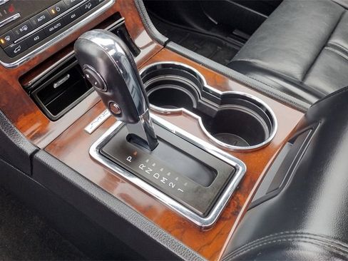 Used 2017 Lincoln Navigator Select image 14