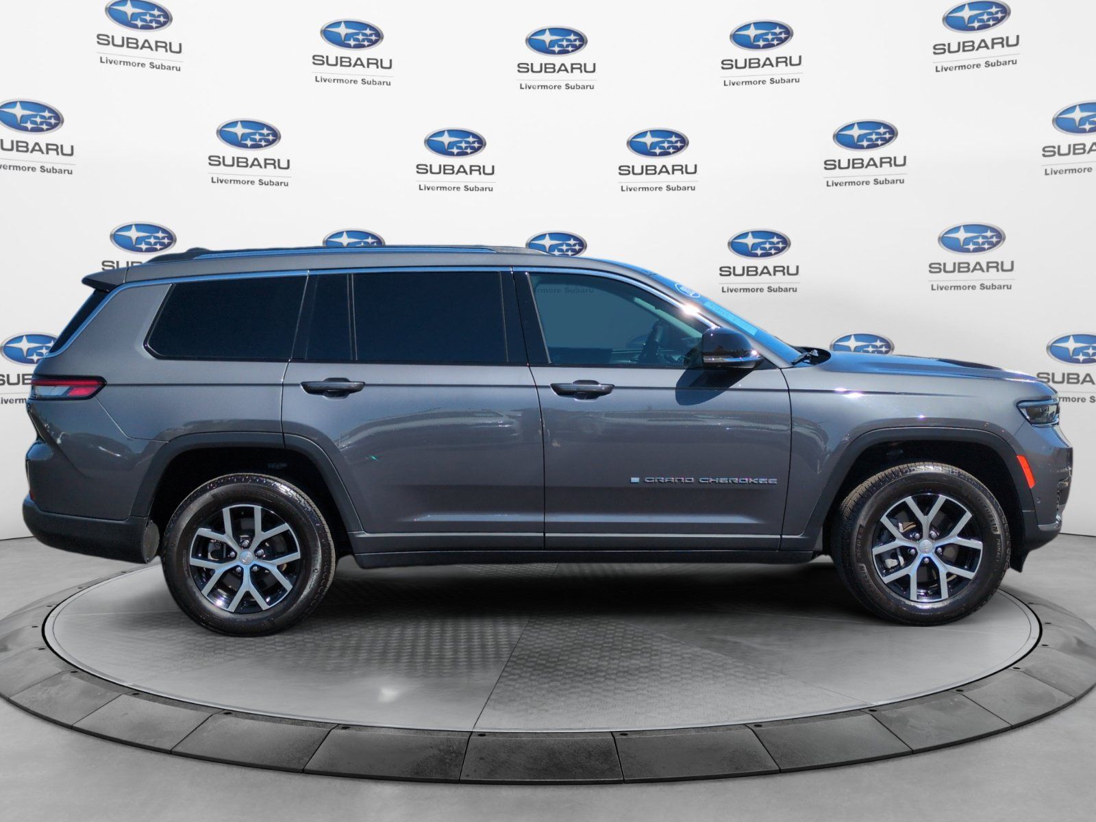 Used 2023 Jeep Grand Cherokee L Limited w/ Luxury Tech Group II AWD/4WD image 7