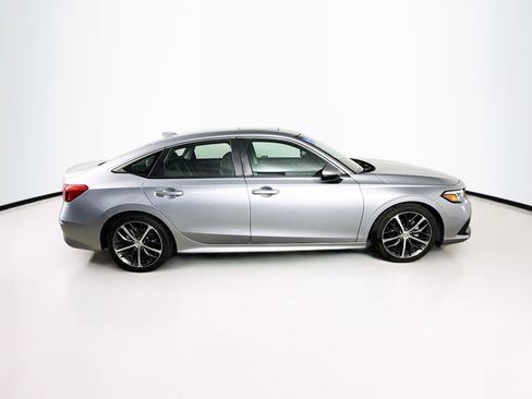 Used 2024 Honda Civic Touring image 2