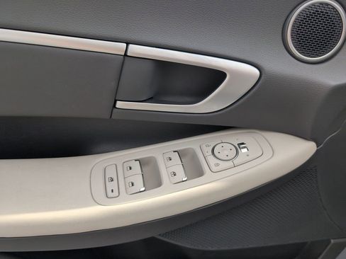 Used 2025 Hyundai Sonata SEL FWD image 13