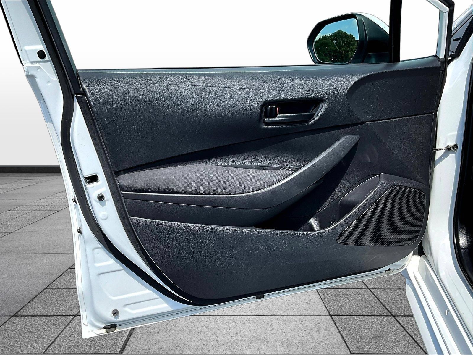 Used 2024 Toyota Corolla LE FWD image 23