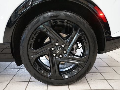 Used 2024 Chevrolet Equinox EV RS FWD image 66