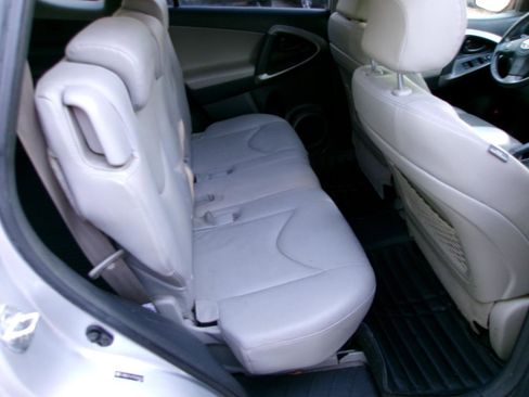 Used 2007 Toyota RAV4 Limited AWD/4WD image 7
