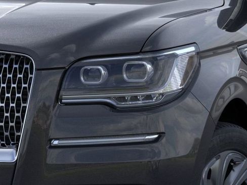 New 2024 Lincoln Navigator L Reserve image 18