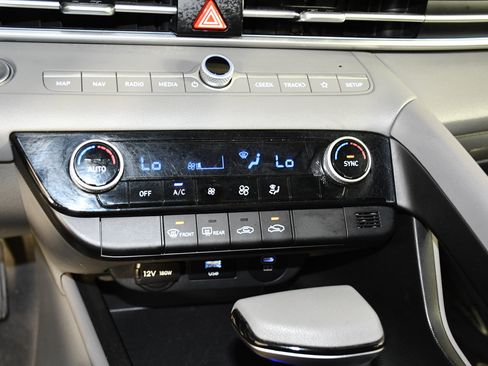 Used 2024 Hyundai Elantra SEL FWD image 30