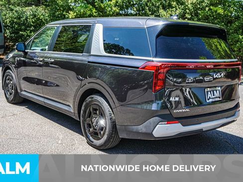 Used 2025 Kia Carnival FWD image 4