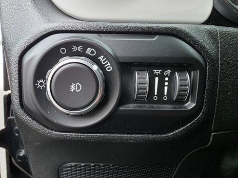 Used 2021 Jeep Wrangler Unlimited Islander image 9