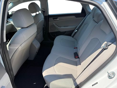 Used 2018 Hyundai Sonata SE FWD image 16