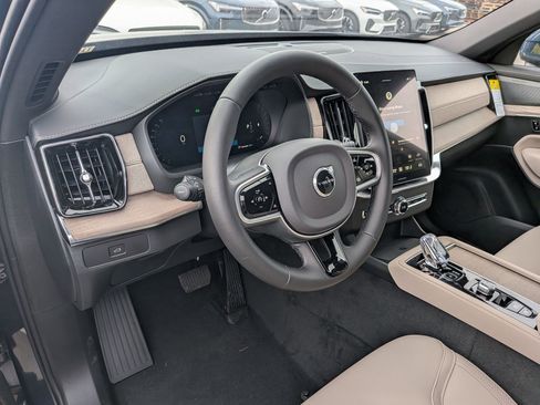 New 2026 Volvo XC90 B6 Plus w/ Protection Package Premier image 10