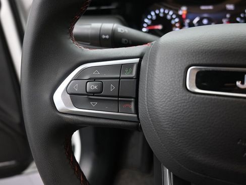 Used 2025 Jeep Compass Trailhawk AWD/4WD image 6