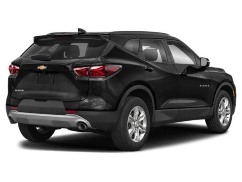 Used 2022 Chevrolet Blazer LT w/ Midnight/Sport Edition FWD image 2