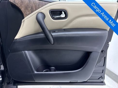 Used 2024 INFINITI QX80 Premium Select w/ All-Season Package image 8