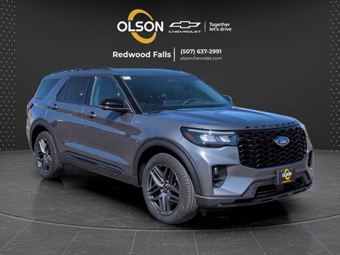 Used 2025 Ford Explorer ST-Line w/ ST-Line Street Pack AWD/4WD image 14