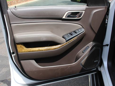 Used 2017 GMC Yukon Denali w/ Open Road Package image 9