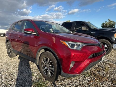 Used 2018 Toyota RAV4 XLE w/ All Weather Liner Package image 4