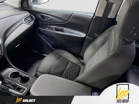 Used 2018 Chevrolet Equinox LT AWD/4WD image 25