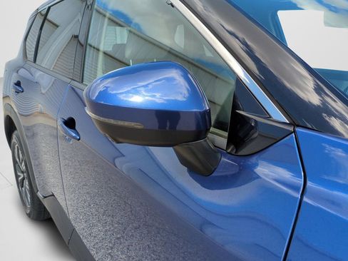 Used 2021 Nissan Rogue SV image 19