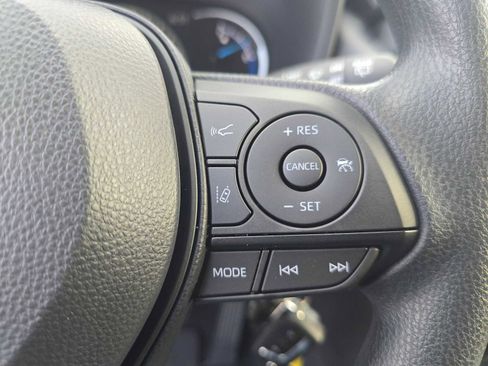 Certified 2025 Toyota RAV4 LE image 29