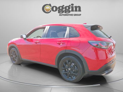 Certified 2025 Honda HR-V Sport image 3