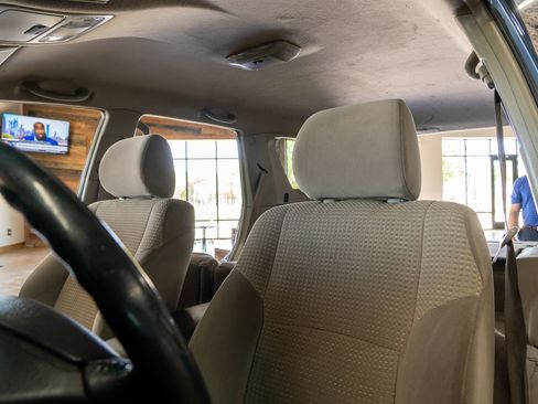 Used 2004 Toyota 4Runner SR5 AWD/4WD image 7