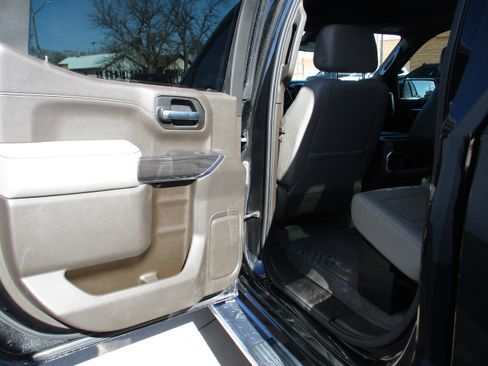 Used 2020 Chevrolet Silverado 1500 LTZ w/ LTZ Premium Package image 15