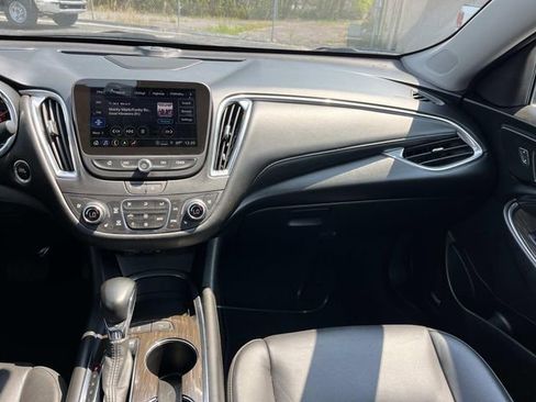 Used 2024 Chevrolet Malibu LT FWD image 11