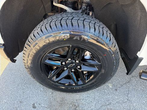 Used 2021 Chevrolet Silverado 1500 LT Trail Boss w/ Bed Protection Package AWD/4WD image 12