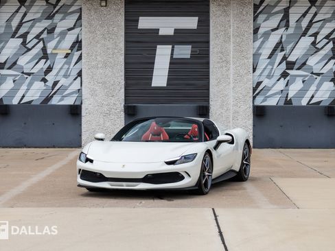 Used 2024 Ferrari 296 GTS RWD image 5