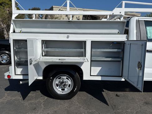 Used 2023 Ford F250 XL w/ XL Chrome Package image 9