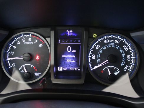 Used 2019 Toyota Tacoma TRD Off-Road image 27