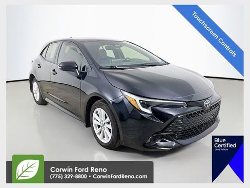 Used 2025 Toyota Corolla SE image 1