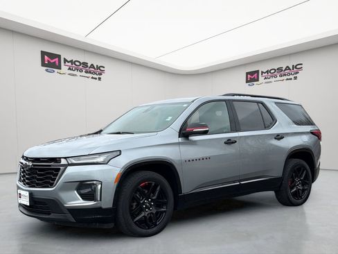 Used 2023 Chevrolet Traverse Premier w/ Redline Edition image 3