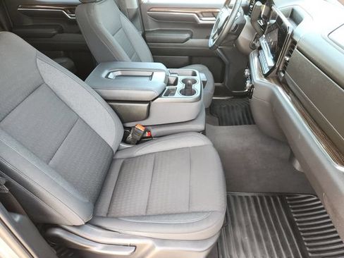 Used 2024 Chevrolet Silverado 1500 LT AWD/4WD image 12