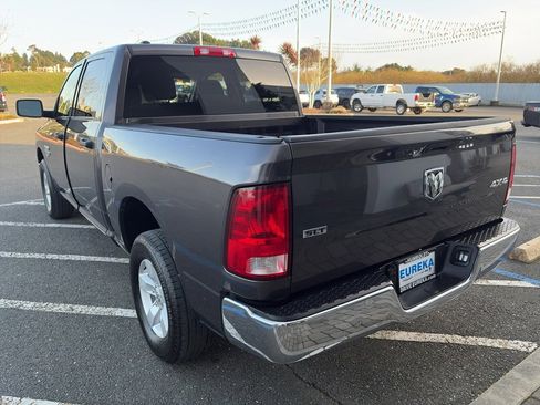 Used 2022 RAM 1500 Classic SLT image 17