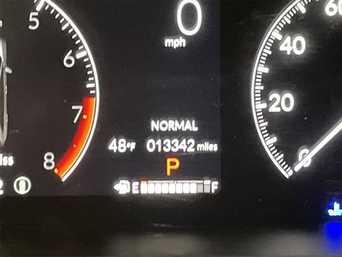 Used 2025 Honda HR-V Sport image 14