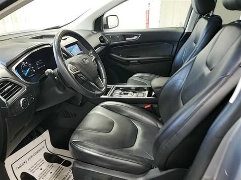 Used 2020 Ford Edge Titanium FWD image 5