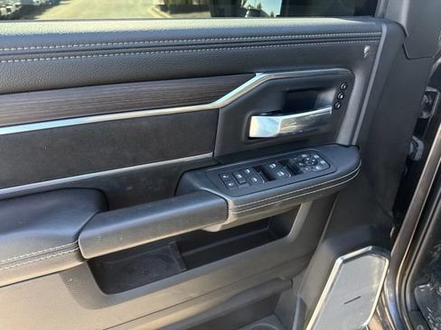 Used 2025 RAM 2500 Laramie AWD/4WD image 8