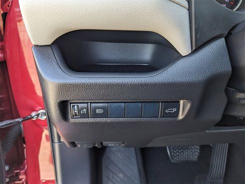 Used 2019 Toyota RAV4 XLE Premium image 32