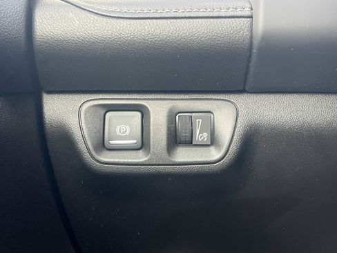 Used 2020 GMC Acadia SLE w/ Driver Convenience Package image 17