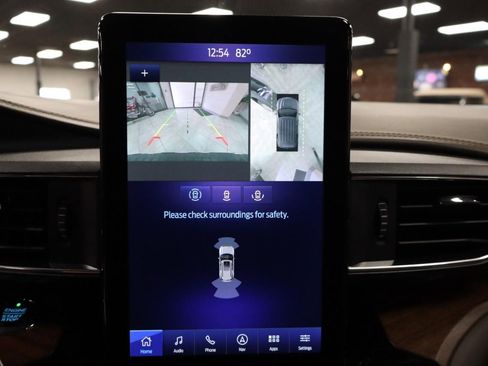 Used 2021 Ford Explorer King Ranch w/ Premium Technology Package image 17